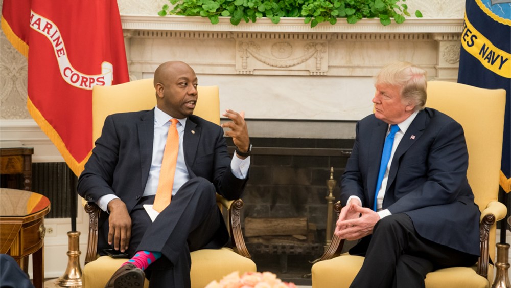 Image: Trump Meets With Senator Tim Scott
