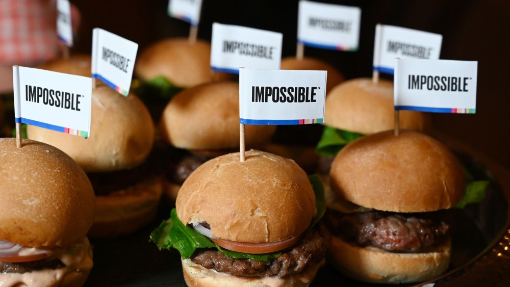 Image: Impossible Burger CES