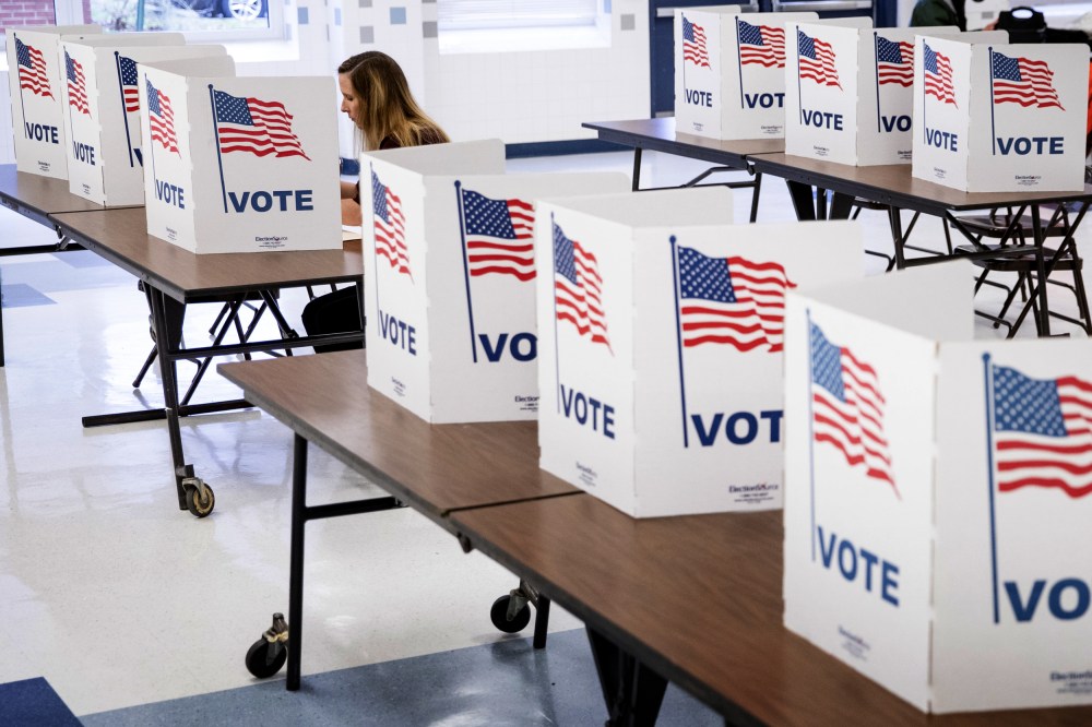 Image: Super Tuesday voting in Arlington, Virginia