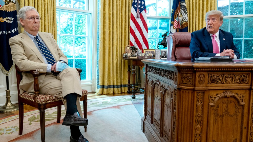 Image: Donald Trump, Mitch McConnell
