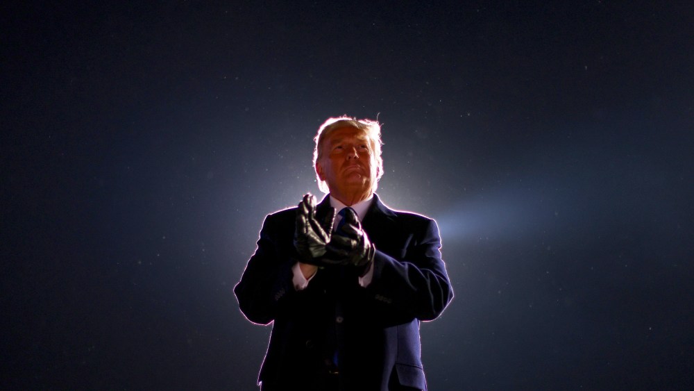 Image: President Donald Trump campaign even in Omaha