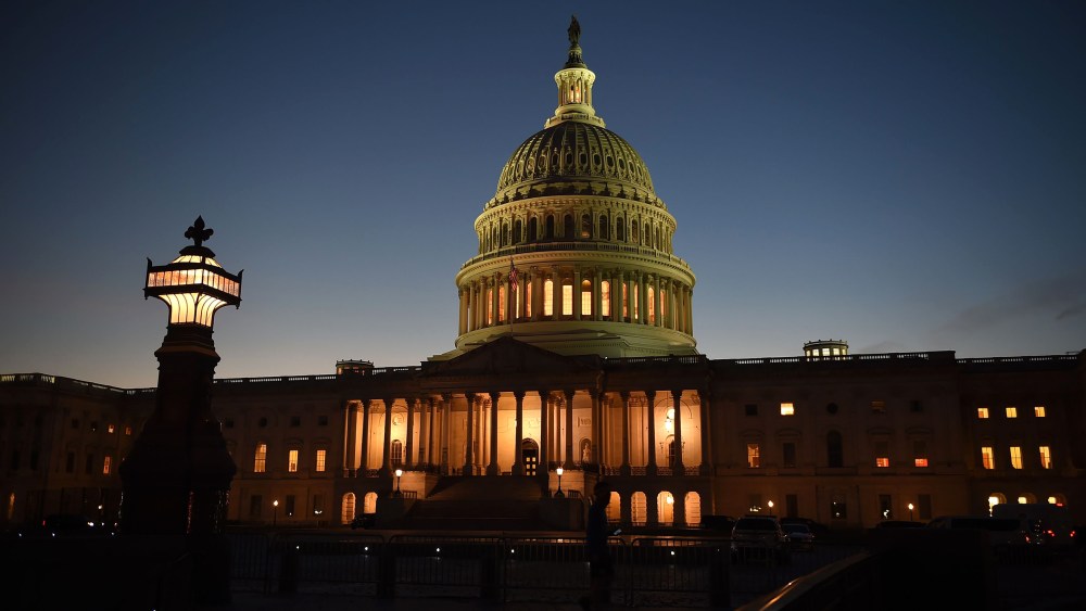 Image: US Capitol, night, exterior FILES-US-ECONOMY-BANK-RATE-POLITICS-STIMULUS