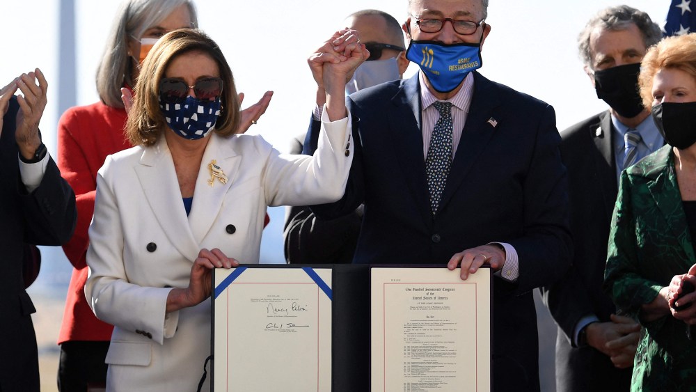 Image: Nancy Pelosi, CHuck Schumer