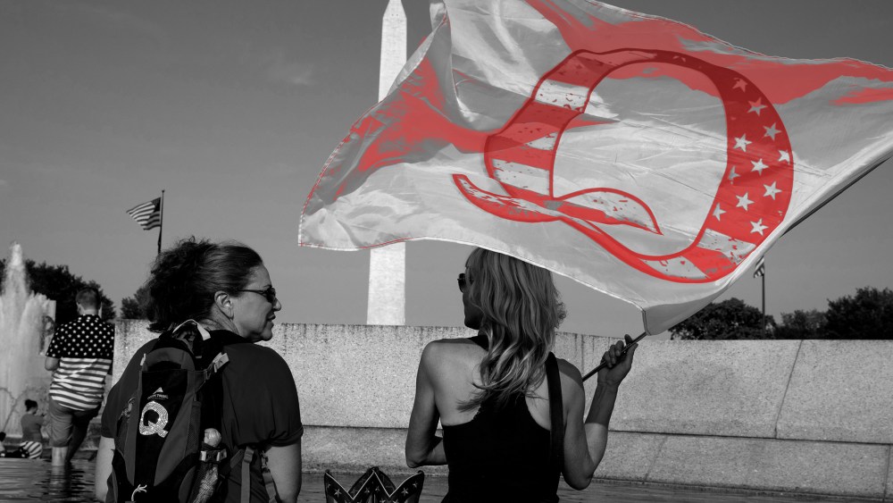 Image: Qanon supporters at the World War II Memorial in Washington, DC