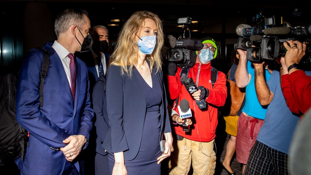 Image: Theranos founder Elizabeth Holmes enters court in San Jose, Calif., on Aug. 31, 2021.