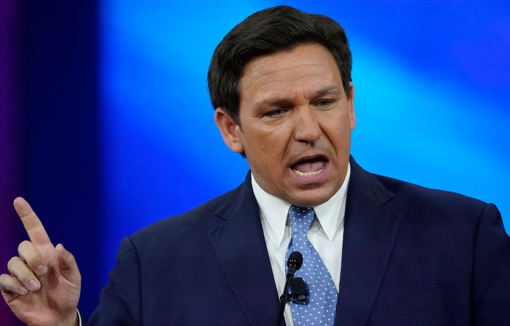 Image: Ron DeSantis speaking.