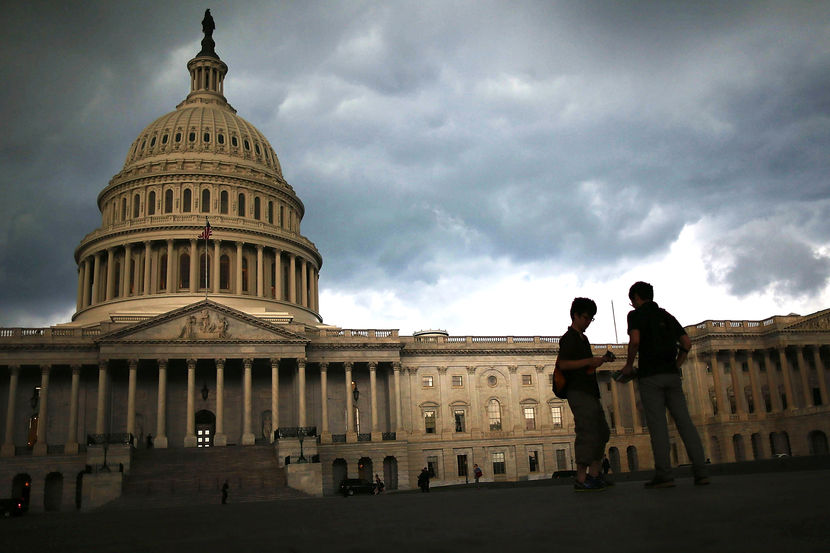 Large Storm System From Midwest Makes Its Way East