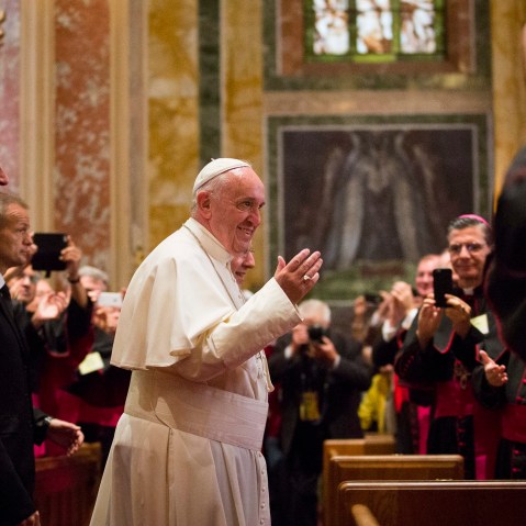 Pope Francis arrives for midday prayer at St. Matthew's Cathedral in Washington D.C., Sept. 23, 2015. (Photo by Drew Angerer/EPA)