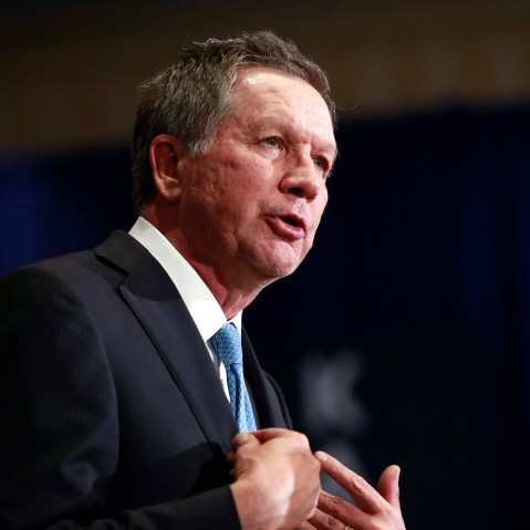 Republican presidential candidate and Ohio Governor John Kasich speaks to supporters in Concord, N.H., on Feb. 9, 2016. (Photo by Katherine Taylor/EPA)