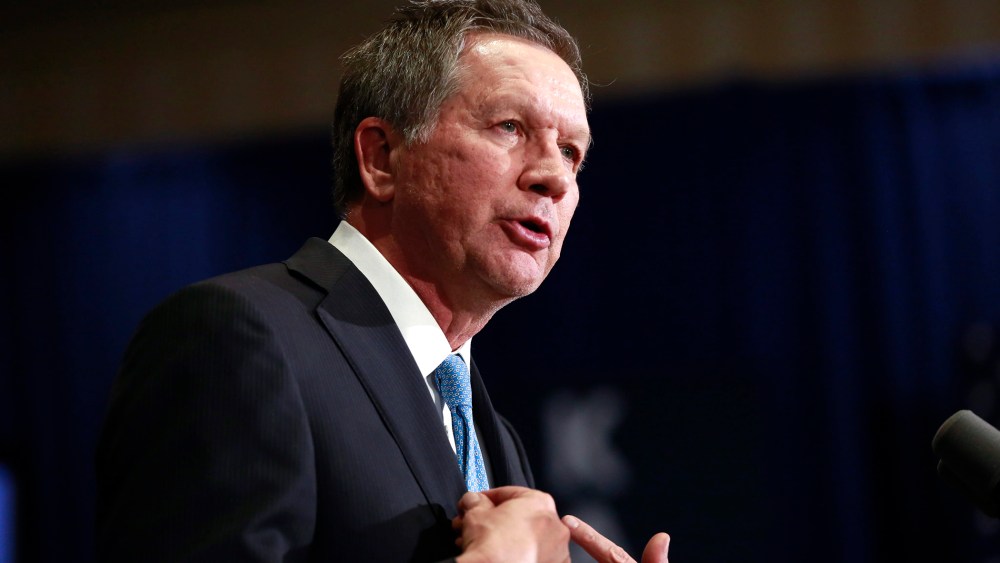 Republican presidential candidate and Ohio Governor John Kasich speaks to supporters in Concord, N.H., on Feb. 9, 2016. (Photo by Katherine Taylor/EPA)
