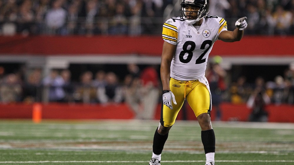 Antwaan Randle El #82 of the Pittsburgh Steelers points while taking on the Green Bay Packers during Super Bowl XLV at Cowboys Stadium on Feb. 6, 2011 in Arlington, Texas. (Photo by Doug Pensinger/Getty)