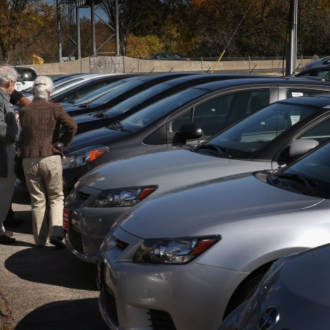 People look at cars at Northbrook Toyota on October 2, 2012 in Northbrook, Illinois. Toyota sales in September rose 42% from a year earlier. Chrysler had a 12% increase while Ford and General Motors sales were mostly flat (Photo: Getty Images/Scott Olson)