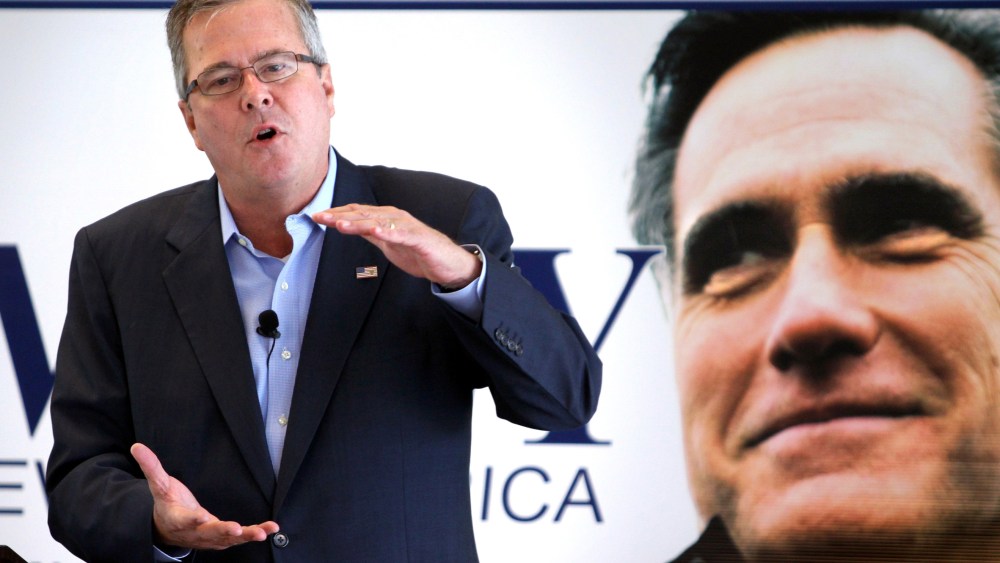 Jeb Bush campains for Romney in Florida