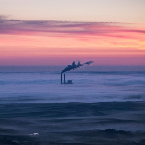 A coal-burning energy plant is seen in the early morning hours of July 30, 2013 near Bismarck, North Dakota. (Photo by Andrew Burton/Getty)