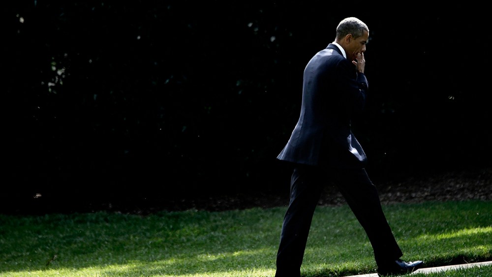 Obama Arrives Back To White House After Trip To Tennessee