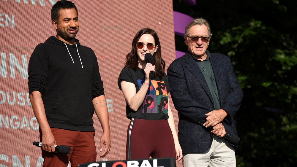 Image: Kal Penn, Rachel Brosnahan, Robert De Niro