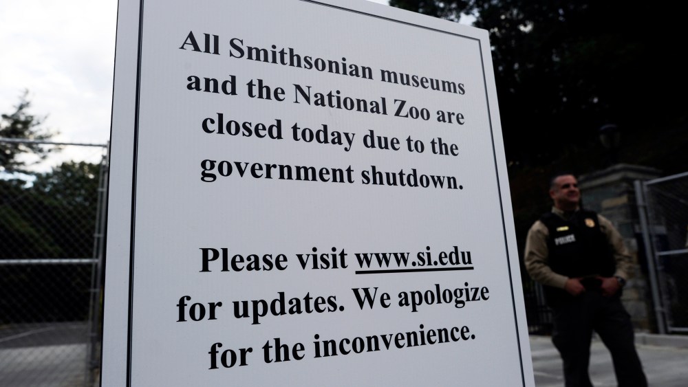 A closure sign posted at the parking entrance of the National Zoo in Washington, DC, on October 1, 2013.