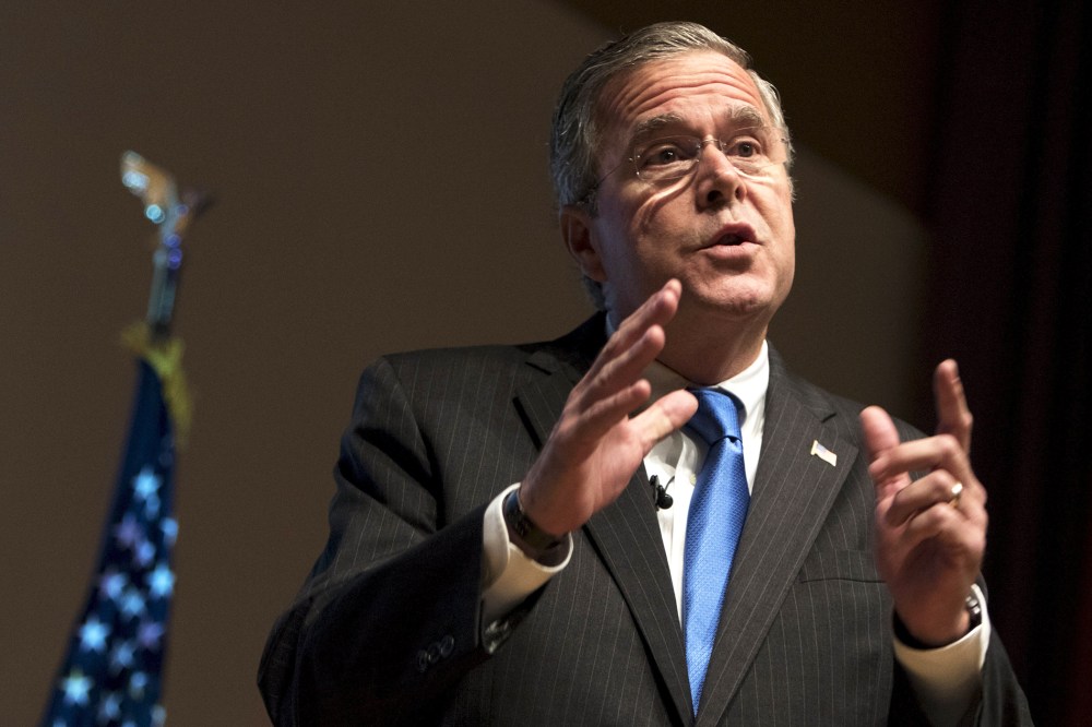 U.S. Republican presidential candidate Jeb Bush speaks at the Greater Des Moines Partnership Iowa Caucus Consortium candidate forum in Des Moines, Iowa, Oct. 8, 2015. (Photo by Scott Morgan/Reuters)
