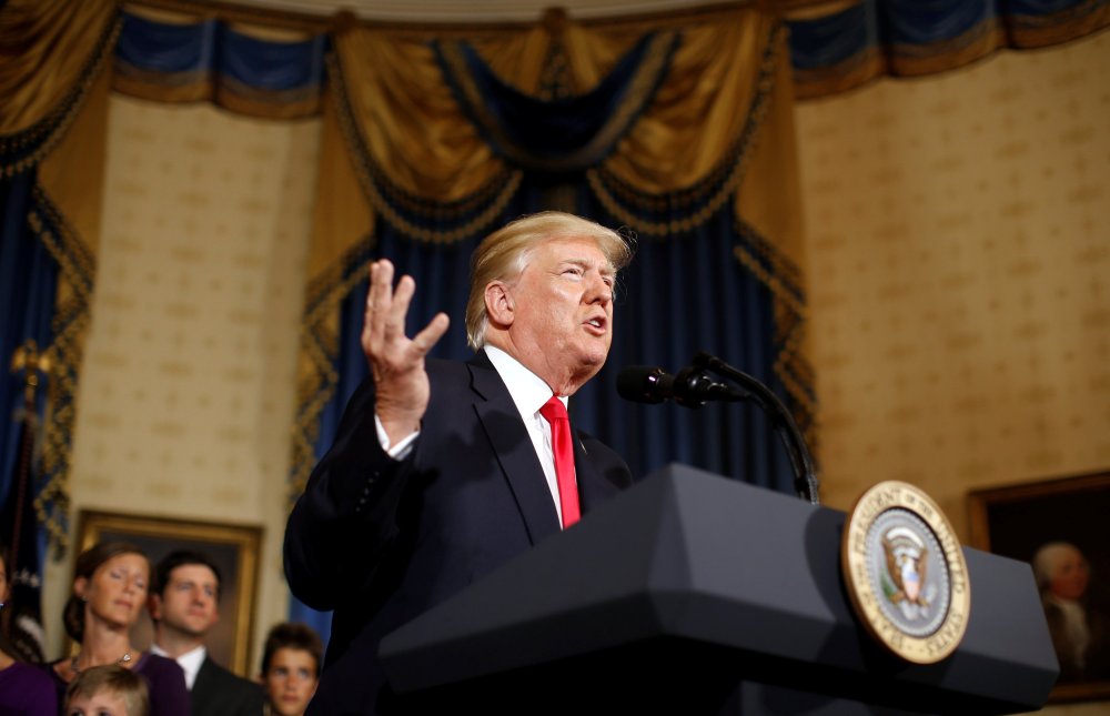 Image: U.S. President Trump calls on Republican Senators to vote on a healthcare bill to replace the Affordable Care Act at the White House in Washington