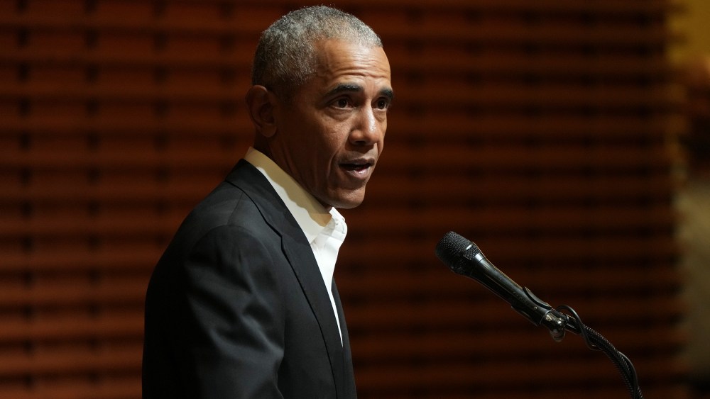 Image: Barack Obama speaking.