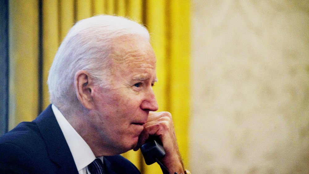 US-POLITICS-BIDEN-UKRAINE-ZELENSKY
