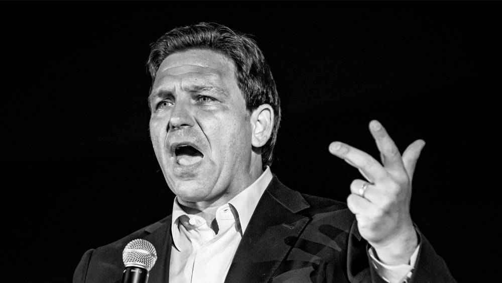 Image: Florida Governor Ron DeSantis speaking at a rally.
