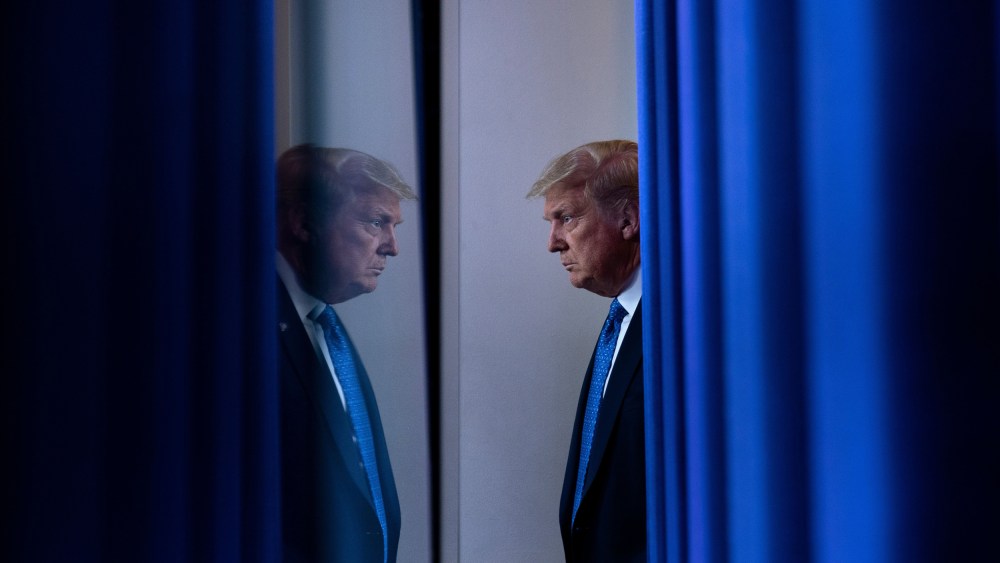 TOPSHOT-US-POLITICS-VIRUS-HEALTH-TRUMP