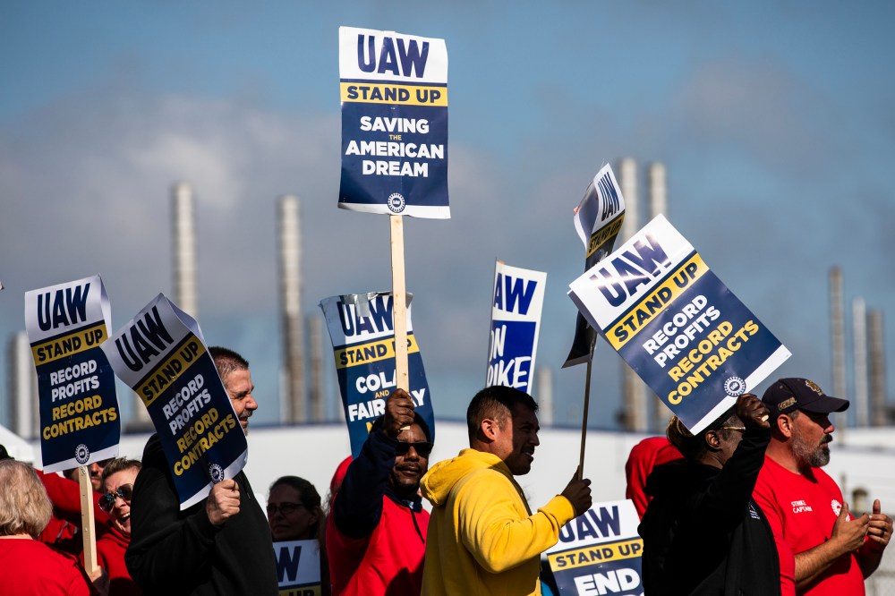 United Auto Workers (UAW) members on a picket line outside the Stellantis NV Toledo Assembly Complex in Toldeo, Ohio on Sept. 18, 2023.