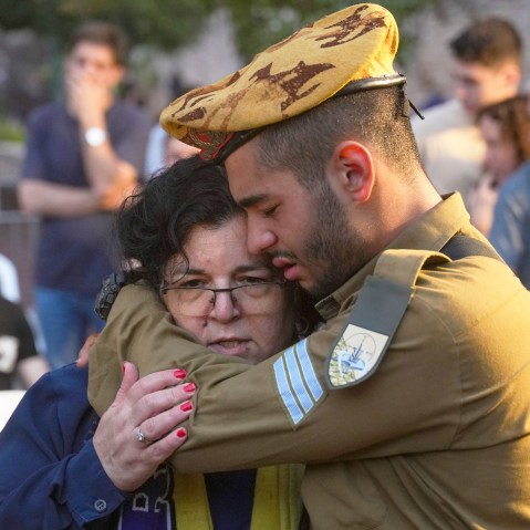 mourn tel aviv israel hamas conflict funeral mourners
