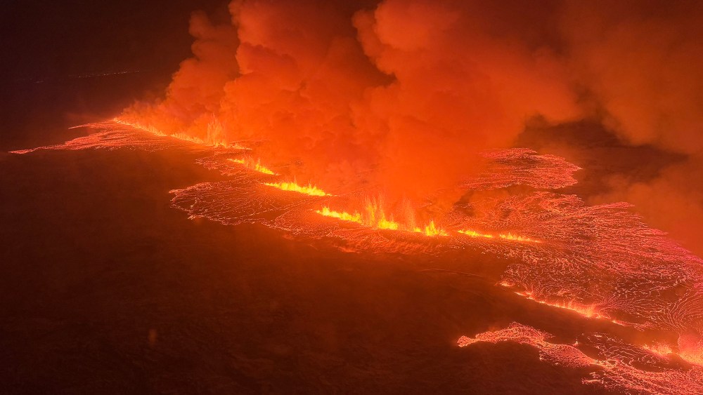 A volcanic eruption began on Monday night in Iceland, south of the capital Reykjavik, following an earthquake swarm, Iceland's Meteorological Office reported.