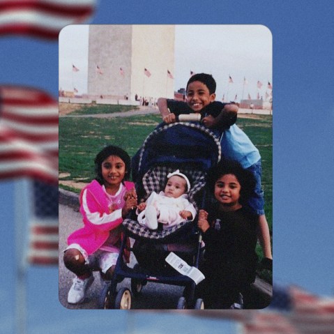 Image of Fareeha Rehman and her siblings visiting the Washington Monument in 2002.