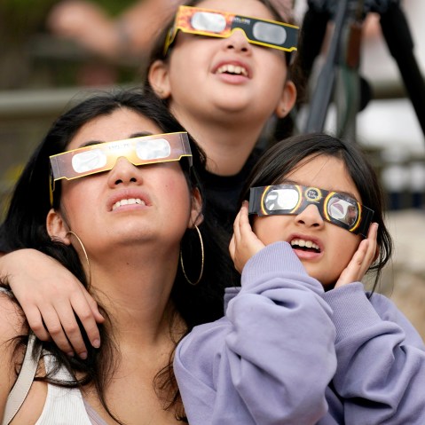 solar eclipse family special glasses