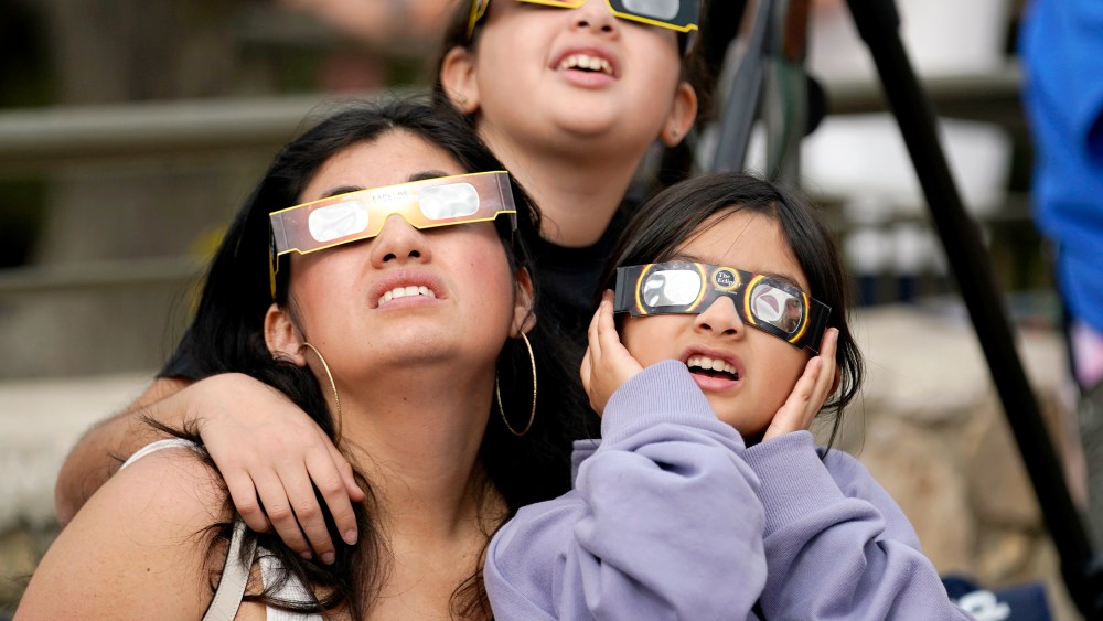 solar eclipse family special glasses