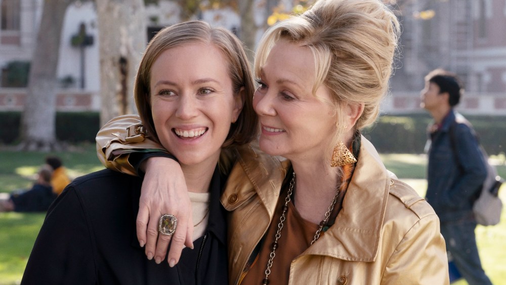 Jean Smart with her arm around Hannah Einbinder