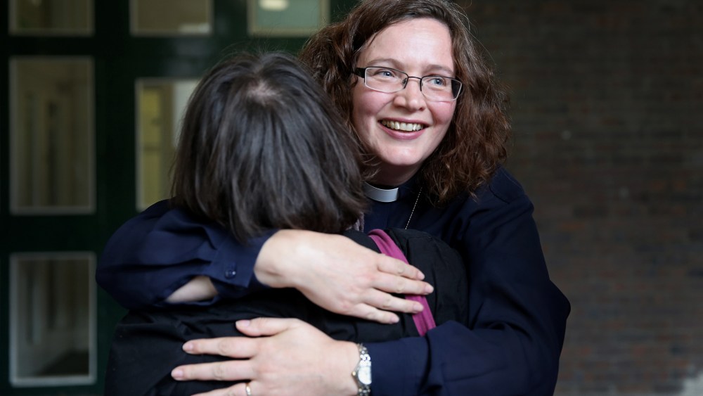 Church of England Synod Vote In Favor Of Women Bishops