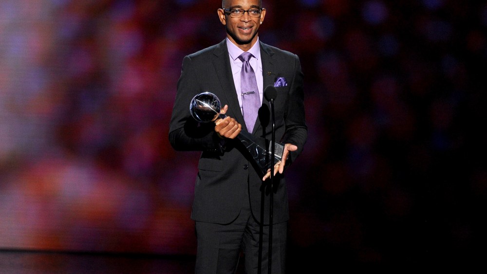 TV personality Stuart Scott accepts the 2014 Jimmy V Perseverance Award onstage during the 2014 ESPYS at Nokia Theatre L.A. in 2014.