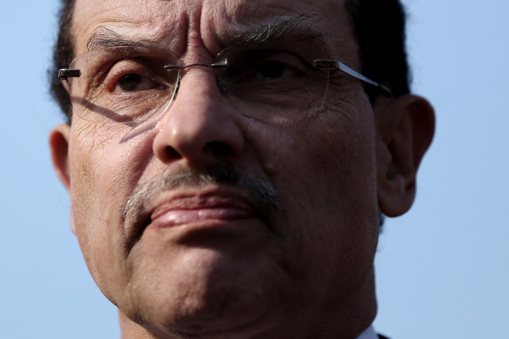 DC Mayor Vincent Gray speaks outside the White House Dec. 3, 2013 in Washington, DC