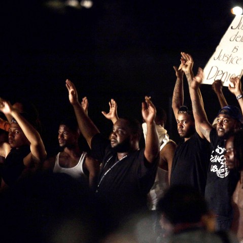 US-CRIME-RACE-POLICE-SHOOTING