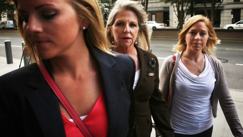 Maureen McDonnell (2nd L) returns to U.S. District Court with daughters Rachel (L) and Cailin Young (R) on Sept. 4, 2014, in Richmond, Va. (Photo by Alex Wong/Getty)