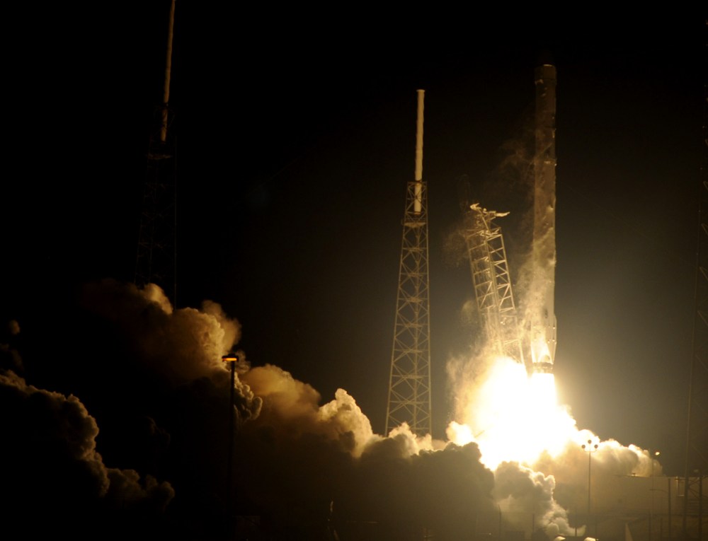 Space X's Falcon 9 rocket launched on Jan. 10, 2015 heading up to space from pad 40 at Cape Canaveral, Florida, carrying the Dragon CRS5 spacecraft on a resupply mission to the International Space Station (ISS).