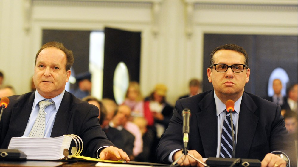 David Wildstein (R) and his attorney Alan Zegas (L) testify at a hearing held by the Assembly Transportation Committee, Jan. 9, 2014.