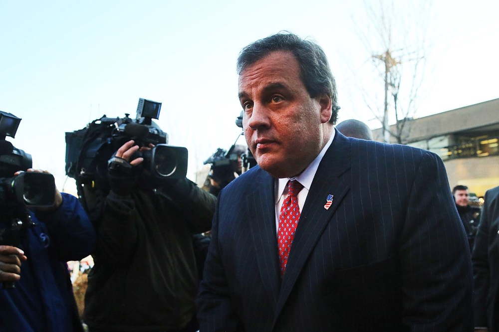 Chris Christie arrives in Fort Lee to apologize to Mayor Mark Sokolich after giving a press conference, Jan. 9, 2014.