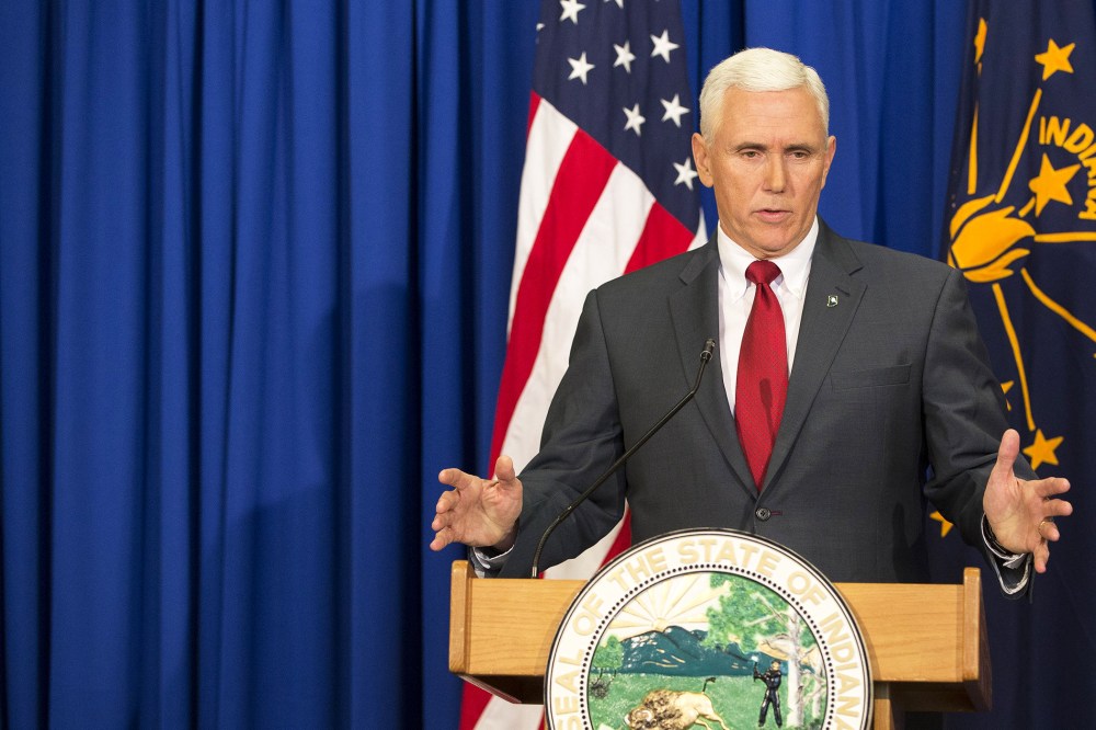 Governor Mike Pence (R-IN) holds a press conference March 31, 2015 at the Indiana State Library in Indianapolis, Ind. (Photo by Aaron P. Bernstein/Getty)