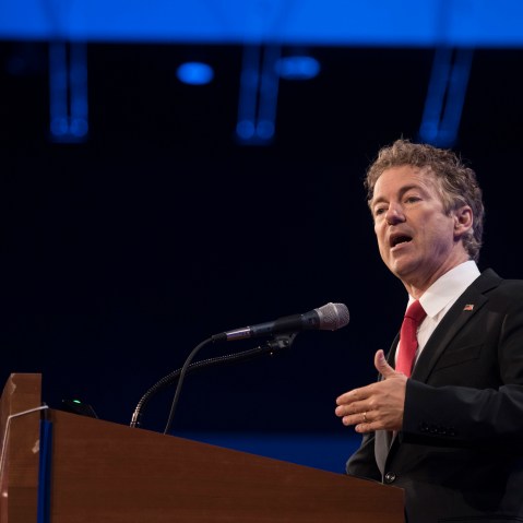 Senator Rand Paul speaks during the Republican Party of Iowa's Lincoln Dinner in Des Moines, Iowa on May 16, 2015. (Photo by Daniel Acker/Bloomberg/Getty)