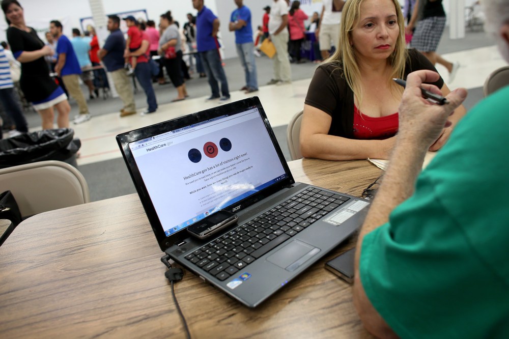 Americans Register For Health Care On Final Day of ACA Enrollment Drive