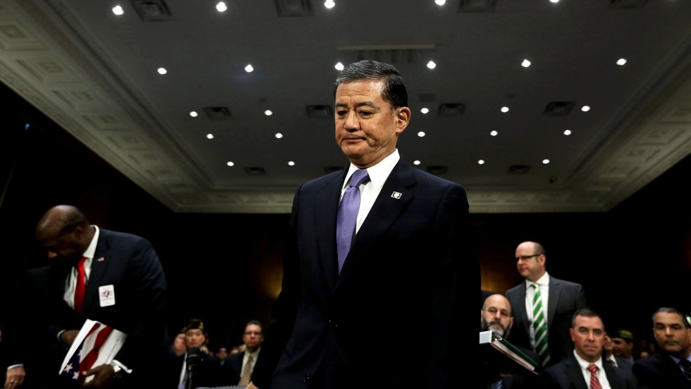 U.S. Veterans Affairs Secretary Eric Shinseki arrives to testify before the Senate Veterans' Affairs Committee, May 15, 2014.