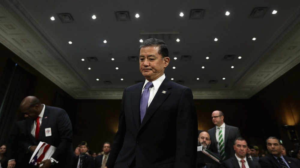Veterans Affairs Secretary Eric Shinseki arrives to testify before the Senate Veterans' Affairs Committee, May 15, 2014 in Washington, D.C.