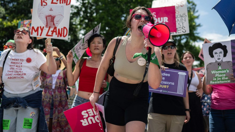 Image: Abortion rights demonstrators rally