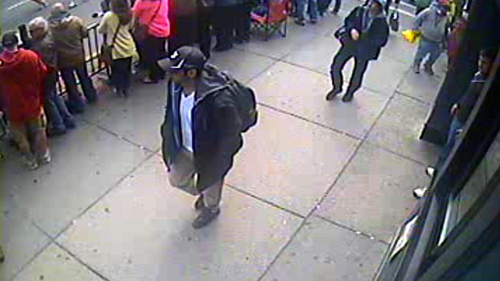 FBI releases images of Boston bombing suspects