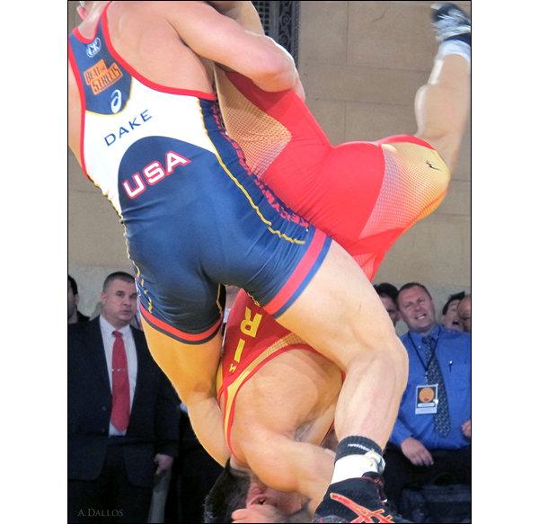 A singlet affair at Grand Central's Vanderbilt Hall
